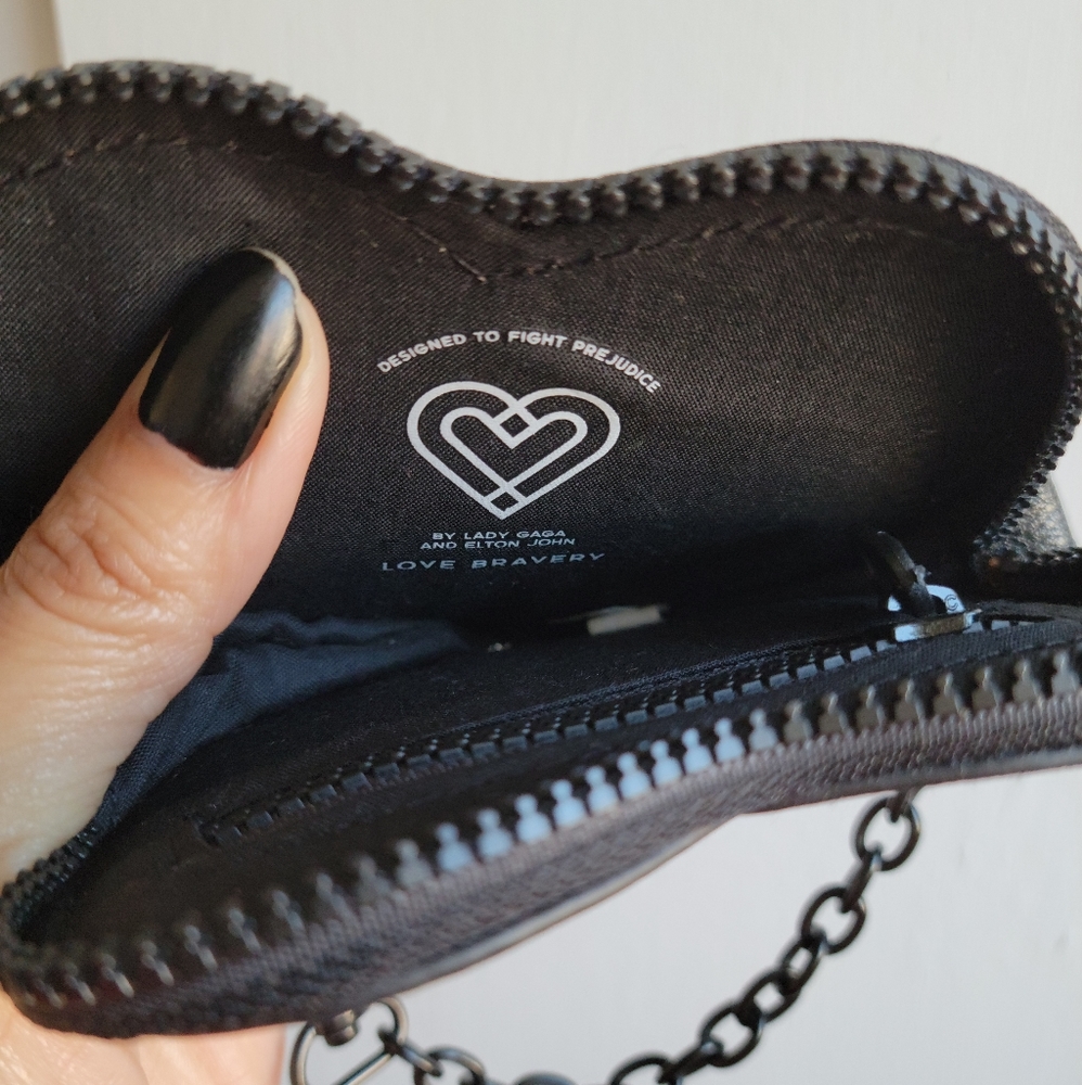 Cute heart shape coin purse. - Picture 3 of 3